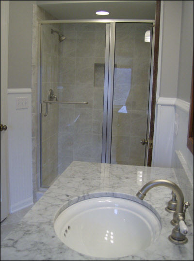 Milwaukee Shower & Vanity Bathroom Remodel